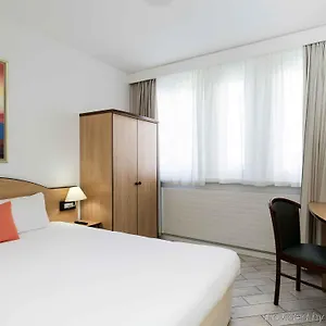 Centre Hotel