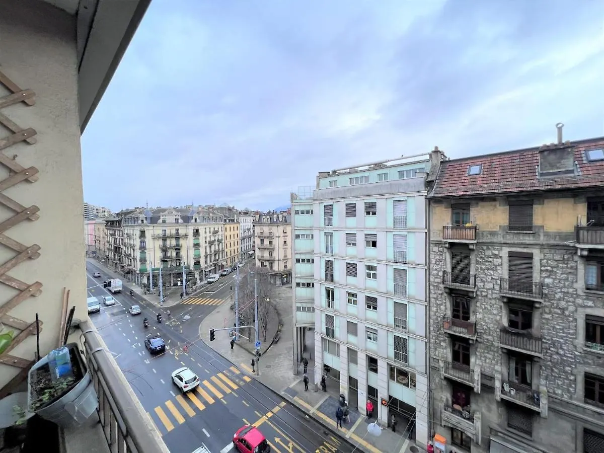 Charmant Logement A Jonction Genève Suisse